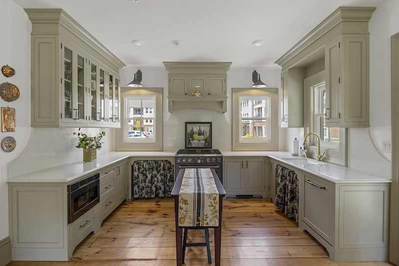 Cabinet and kitchen finishing project